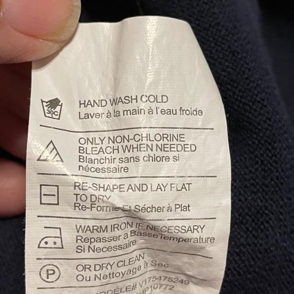 Vince Navy Lightweight Long Sleeve Pullover Sweater Size Medium - Picture 8 of 9